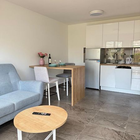 Apartments Zivko Malinska Ngoại thất bức ảnh