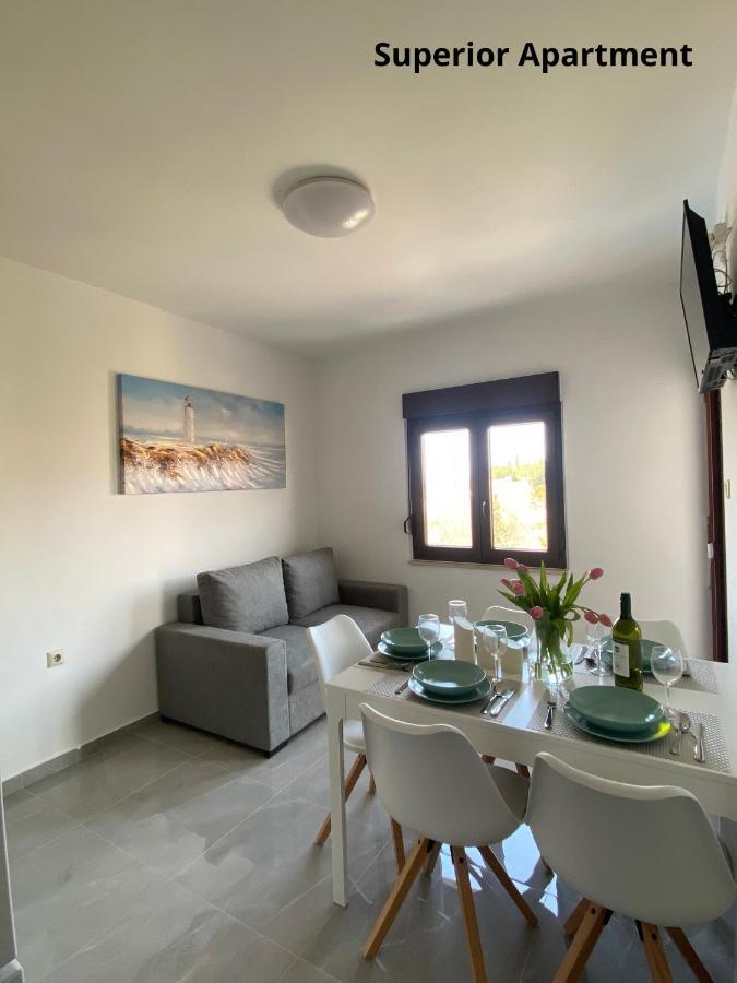 Apartments Zivko Malinska Ngoại thất bức ảnh