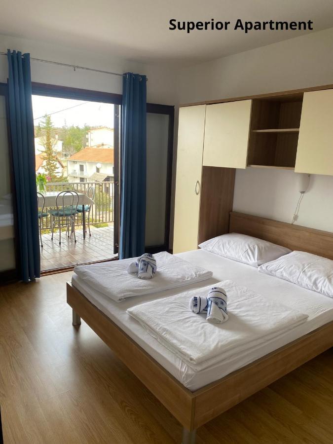 Apartments Zivko Malinska Ngoại thất bức ảnh