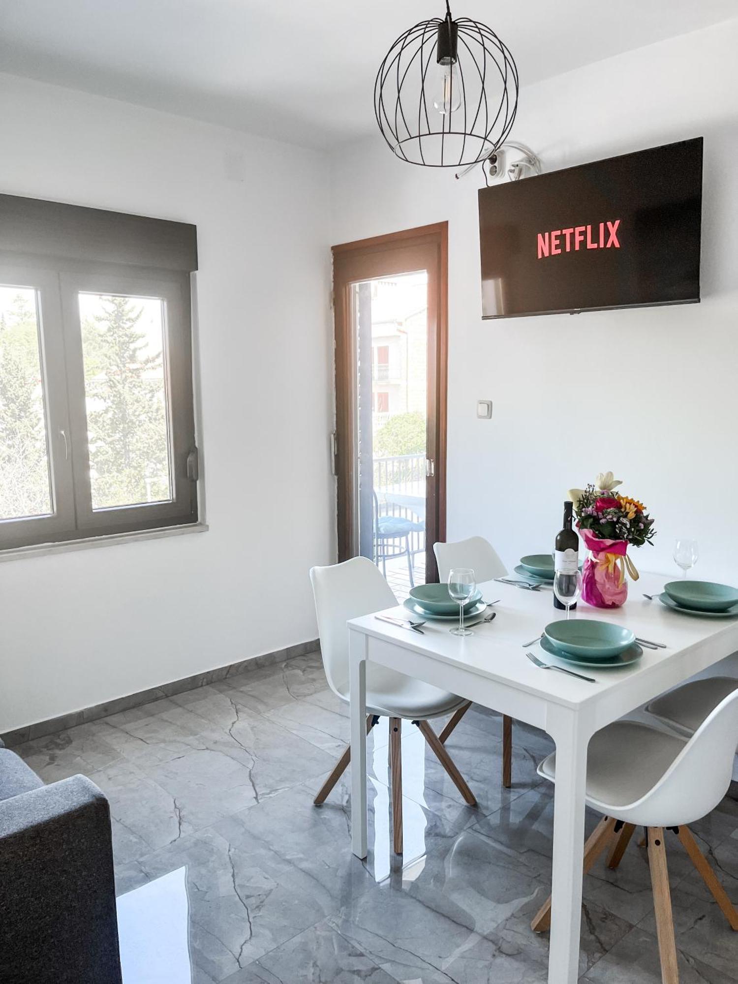 Apartments Zivko Malinska Ngoại thất bức ảnh