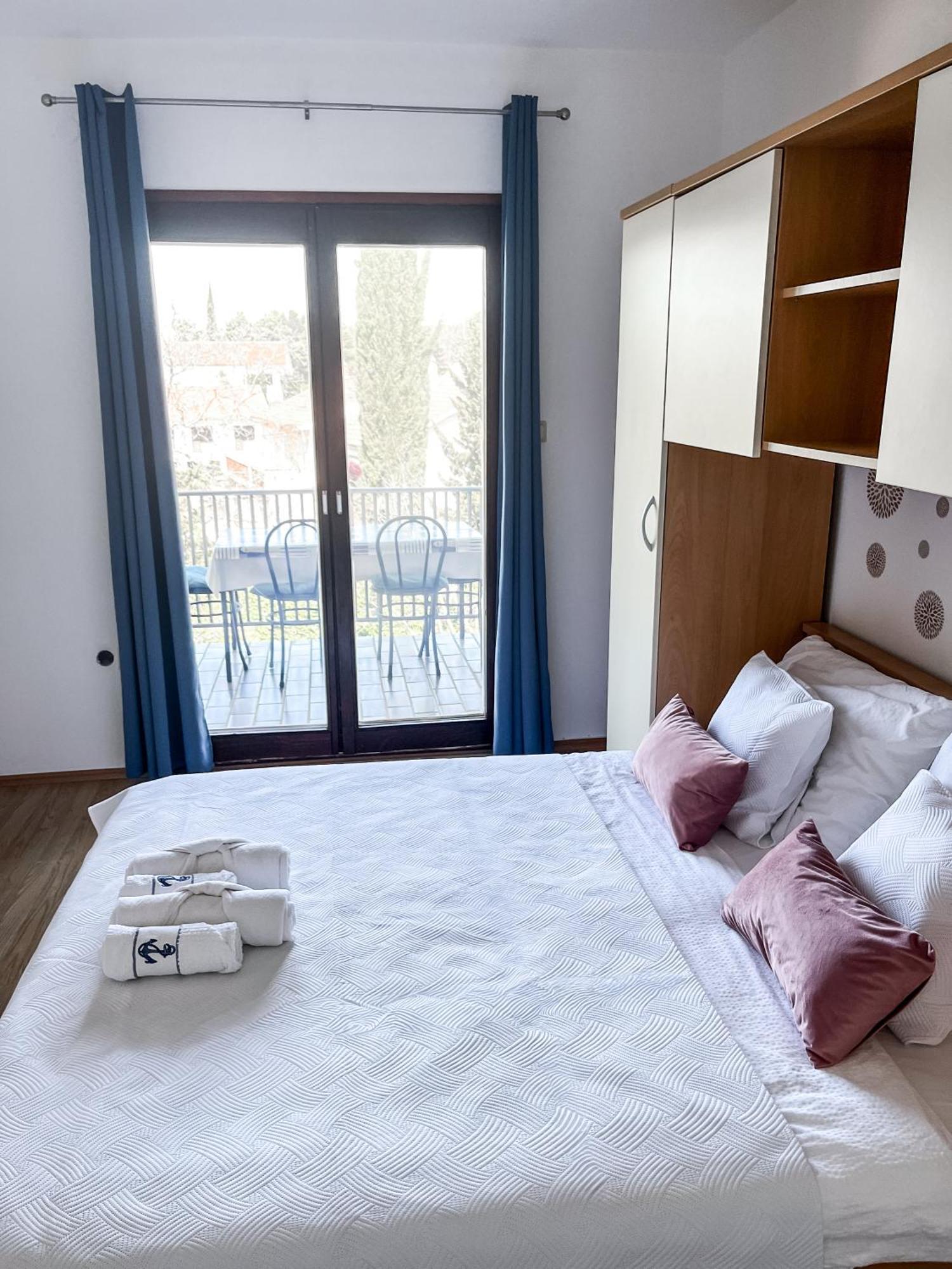 Apartments Zivko Malinska Ngoại thất bức ảnh
