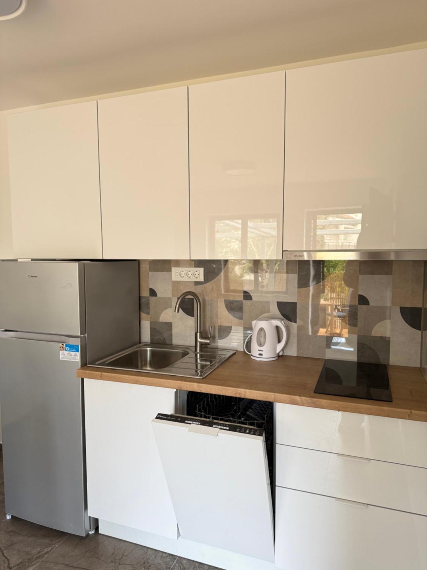 Apartments Zivko Malinska Ngoại thất bức ảnh