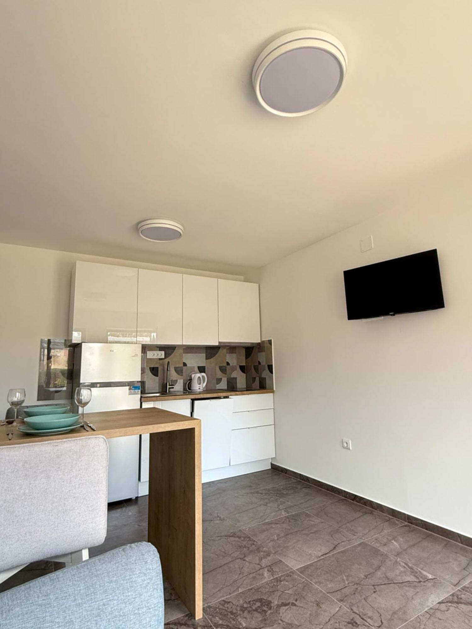 Apartments Zivko Malinska Ngoại thất bức ảnh